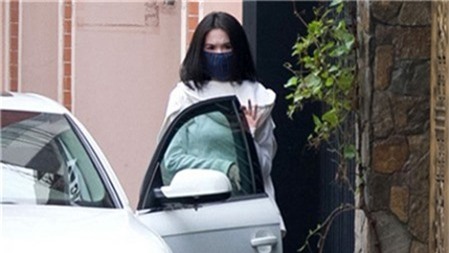 Học lỏm tuyệt chiêu trốn nắng của sao Việt vào những ngày oi bức - Ảnh 3.