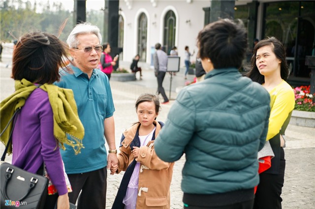 Canh 'chinh phuc' Fansipan khon kho ngay nghi le hinh anh 5