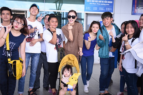 Maya chia tay con gái một mình sang Mỹ lưu diễn 6