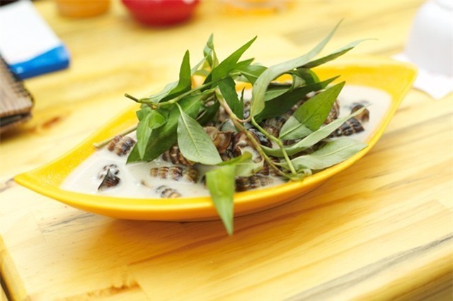 10 quan oc luon dong khach cua TP HCM hinh anh 9