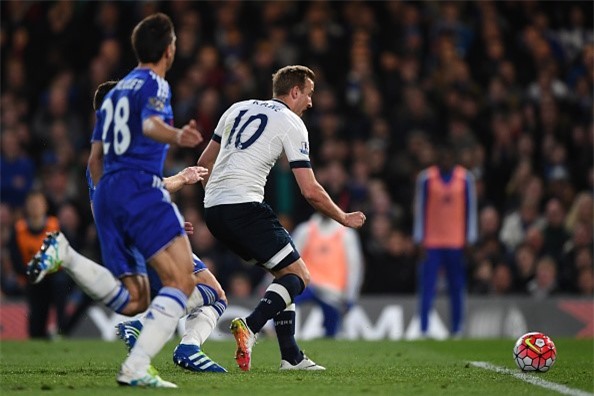 Chelsea hoa Tottenham 2-2, Leicester vo dich ngoai hang Anh  hinh anh 8