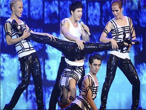 Sao Việt và những lần bối rối vì sự cố nhạy cảm trên sân khấu - Ảnh 6.