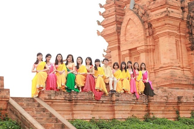 Sau ky yeu 'Hau due mat troi' lai den 'Co dau 8 tuoi' hinh anh 10