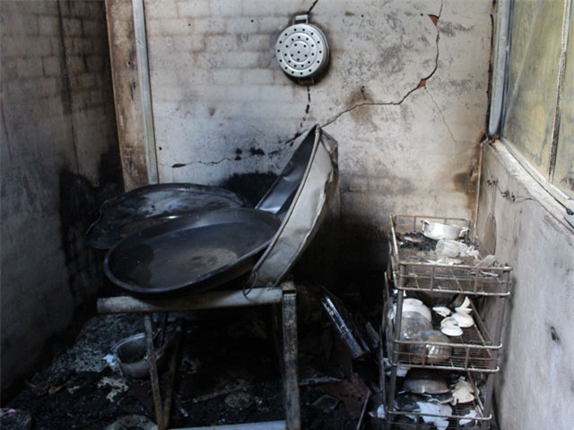 quan an bung chay, phat no, nhieu nguoi hoang loan hinh anh 2