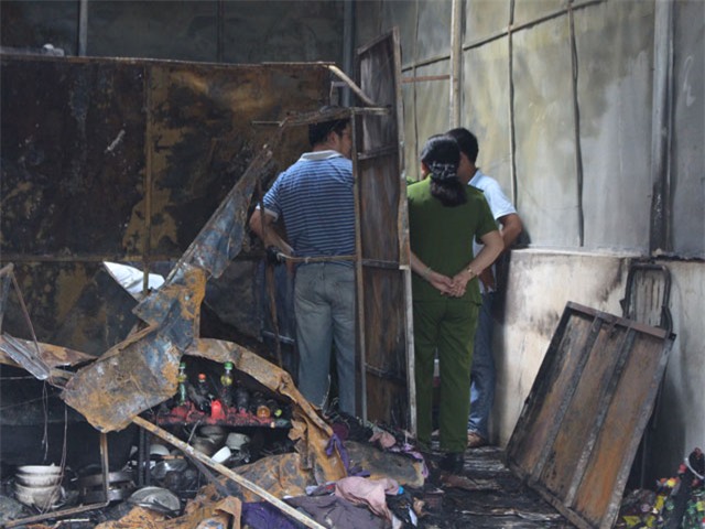 quan an bung chay, phat no, nhieu nguoi hoang loan hinh anh 4