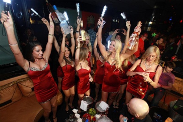 Những công việc kiếm nhiều tiền chỉ dành cho các hot girl