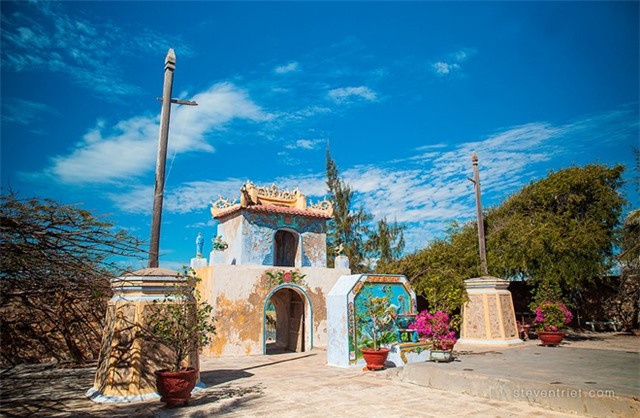 Mot ngay dem kham pha Tuy Phong - bai da Co Thach hinh anh 8