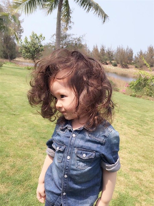 con trai elly tran cuoi toe toet trong vong tay me - 10