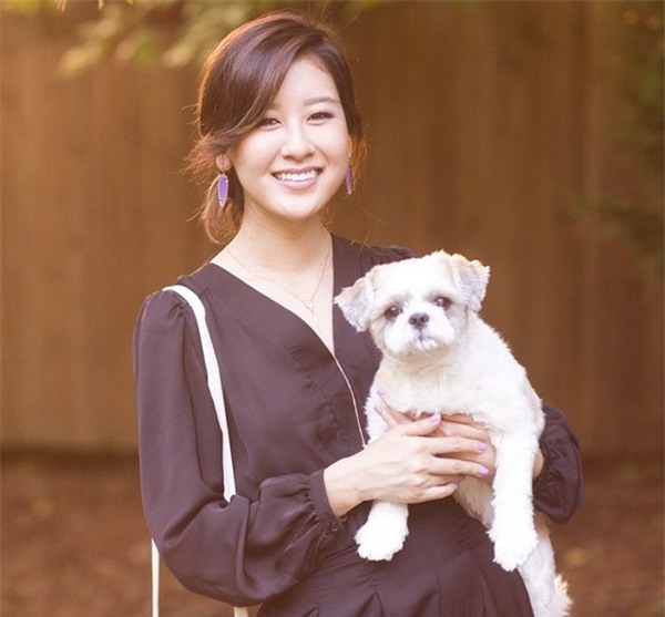 Cô bạn này cũng là nhà hoạt động vì động vật. Blog của Christina còn có phần riêng hướng dẫn cách chăm sóc chó mèo.