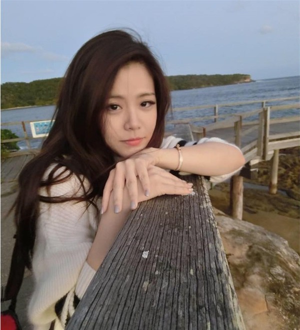 Choáng ngợp với cuộc sống sang chảnh và đồ hiệu vây quanh của em gái Ông Cao Thắng