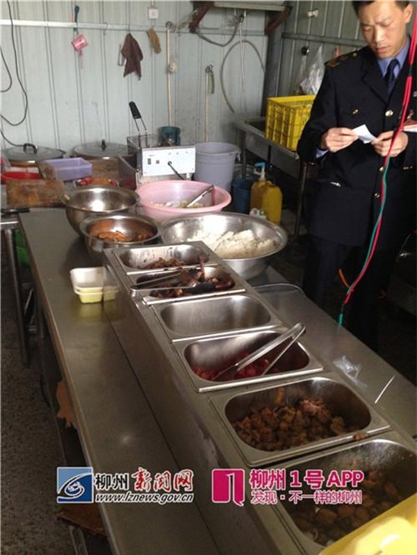 Sự thật kinh hoàng đằng sau những cơ sở nhận đặt đồ ăn qua mạng