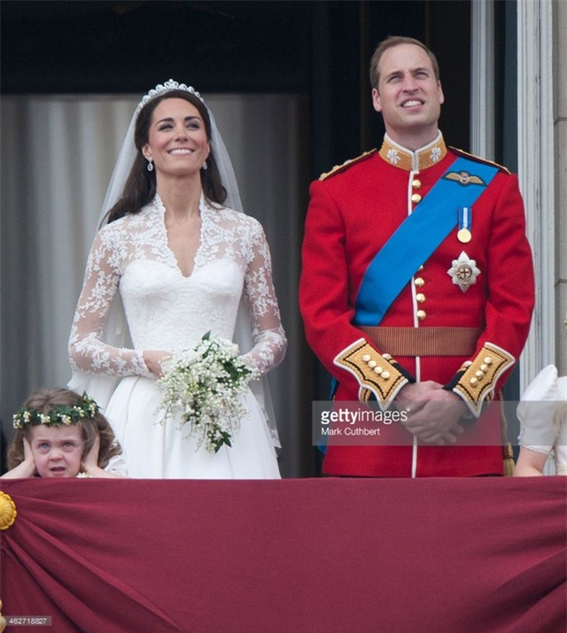 Cô bé cáu kỉnh trong đám cưới Hoàng gia Anh năm nào giờ đã xinh xắn lắm rồi! - Ảnh 3.