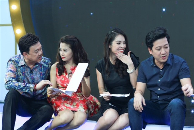 Truong Giang om chat Duong Cam Lynh tren san khau hinh anh 1