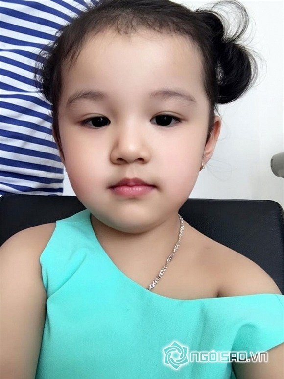Con gái Hoa hậu Việt 4