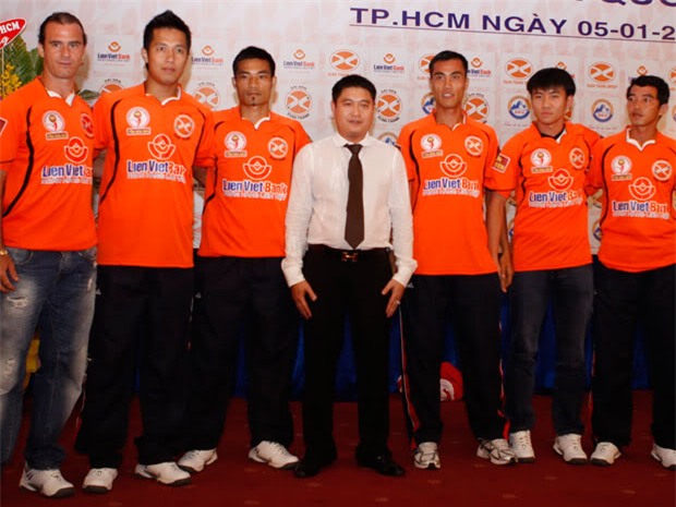 bau thuy – “ke noi loan” tung lung doan bong da viet nam hinh anh 1