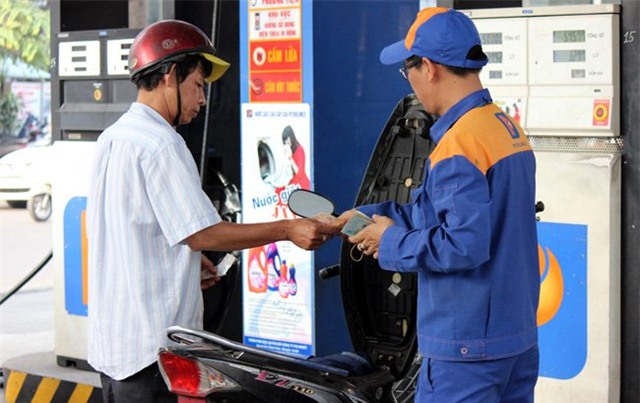 thuế xăng dầu, cách tính giá cơ sở, lỗ hổng thuế xăng dầu, giá xăng dầu, thuế môi trường, Bộ Tài chính, doanh nghiệp xăng dầu