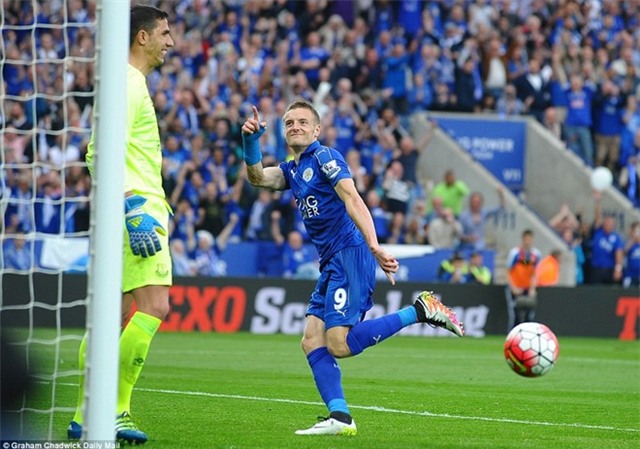 Vardy lap cu dup, Leicester tron niem vui ngay dang quang hinh anh 1