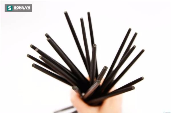 Đũa cũng có hạn sử dụng, thay đũa khi đã cũ mốc để đảm bảo sức khỏe (Ảnh minh họa)