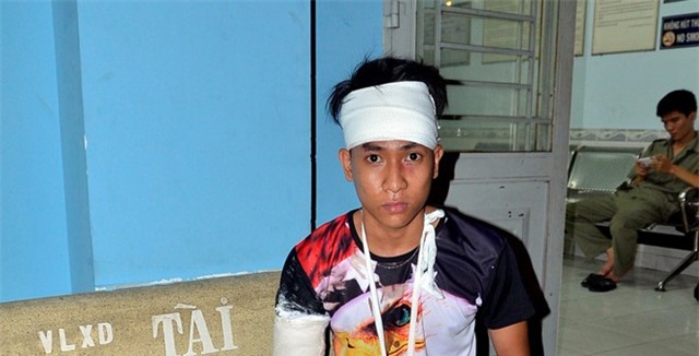 Giang hồ dùng mã tấu chém bị thương nhiều người ở Sài Gòn