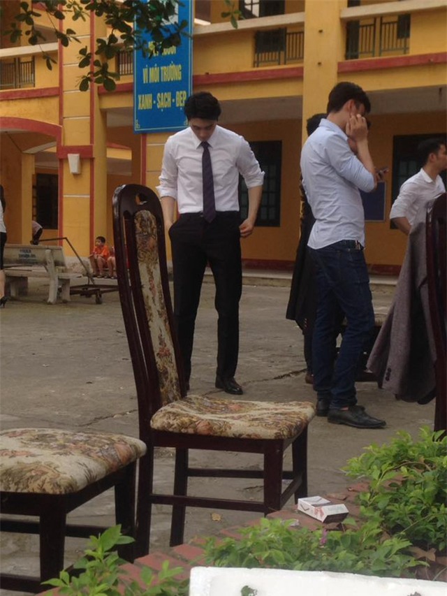 Soái ca mặc sơ mi trắng trong truyền thuyết đã xuất hiện ở Việt Nam rồi các chị em ơi! - Ảnh 5.