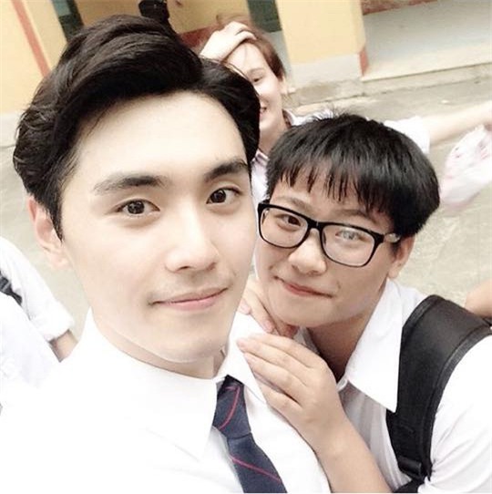 Soái ca mặc sơ mi trắng trong truyền thuyết đã xuất hiện ở Việt Nam rồi các chị em ơi! - Ảnh 8.