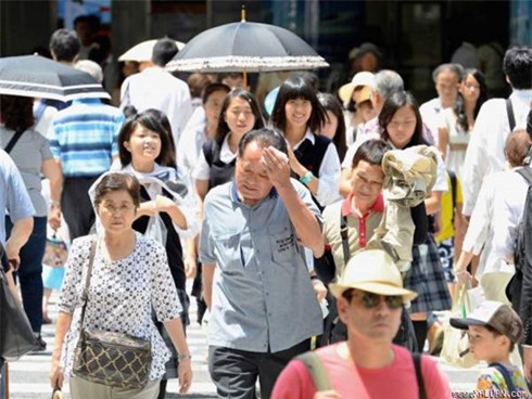 Nhật Bản: Gần 200 người nhập viện vì nắng nóng - Ảnh 1.