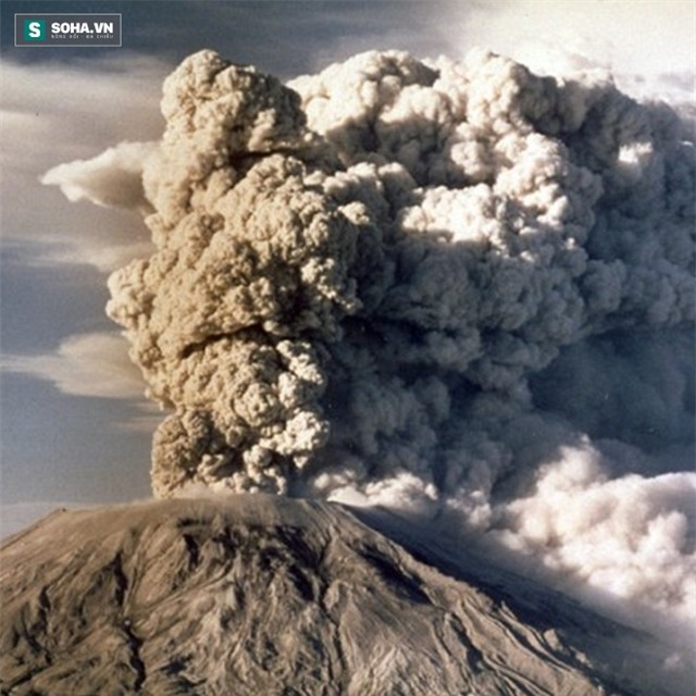 Hình ảnh về vụ phun trào của núi lửa St. Helens năm 1980 ở Mỹ.