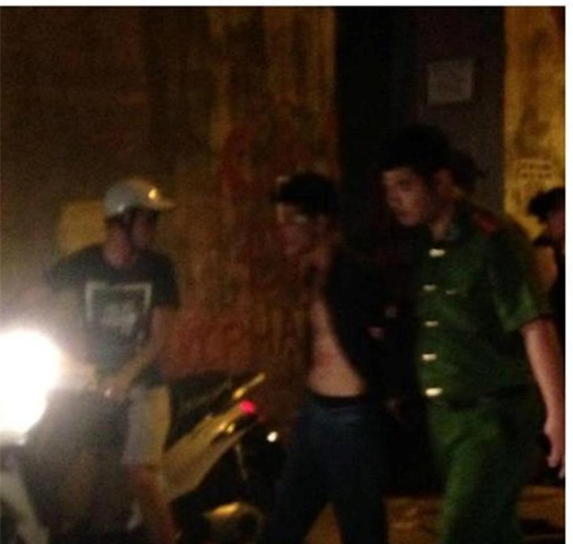 Hà Nội: Con rể cầm dao đâm bố vợ trọng thương trong đêm - Ảnh 2.