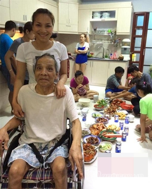 Bố Hồng Ngọc đột ngột qua đời 1