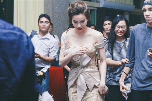 ha ho va 2 moi quan he on ao nhat showbiz hien nay - 4