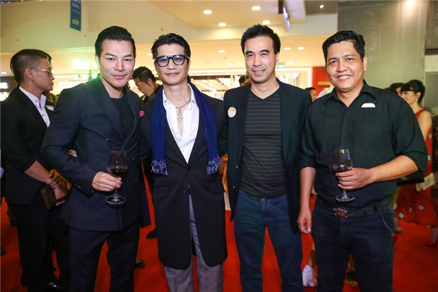 Quy Binh - Minh Hang tinh tu tren tham do hinh anh 11