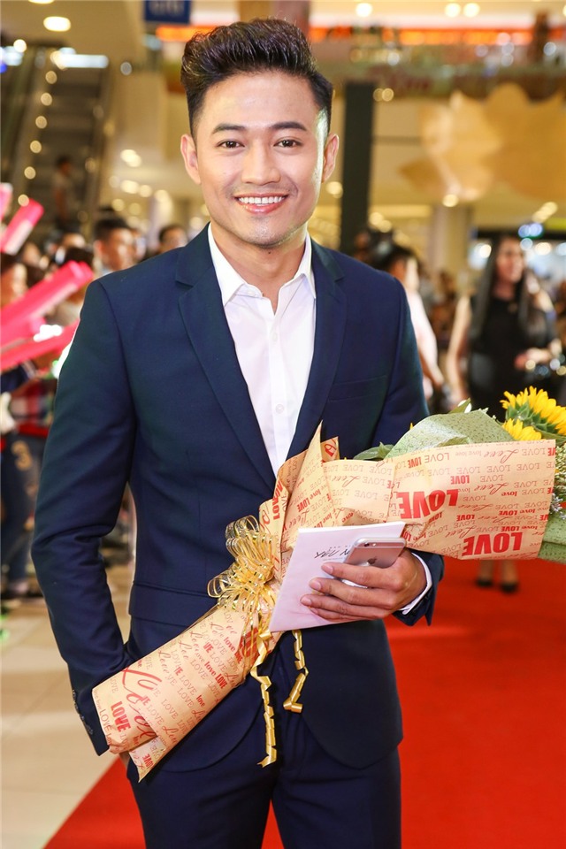 Quy Binh - Minh Hang tinh tu tren tham do hinh anh 4