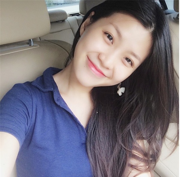 Huyền My cũng không mắc nhiều lỗi trang điểm như Kỳ Duyên, nàng Á hậu lúc nào cũng xinh đẹp và duyên dáng với cách trang điểm nhẹ nhàng, nền nã xuất hiện trong sự kiện, còn ngoài đời thường cô nàng cũng nhí nhảnh và đáng yêu vô cùng với khuôn mặt mộc tự nhiên, không trang điểm.