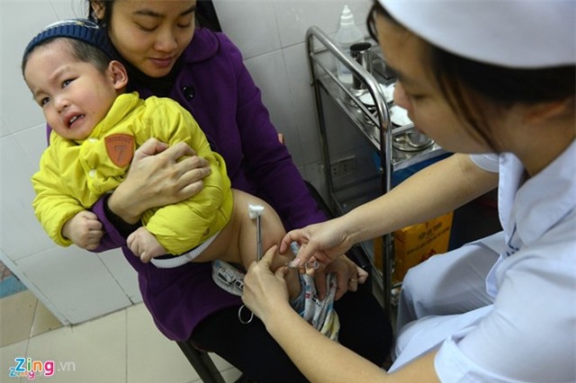 Nhung thoi diem tuyet doi khong tiem vac xin cho tre hinh anh 1