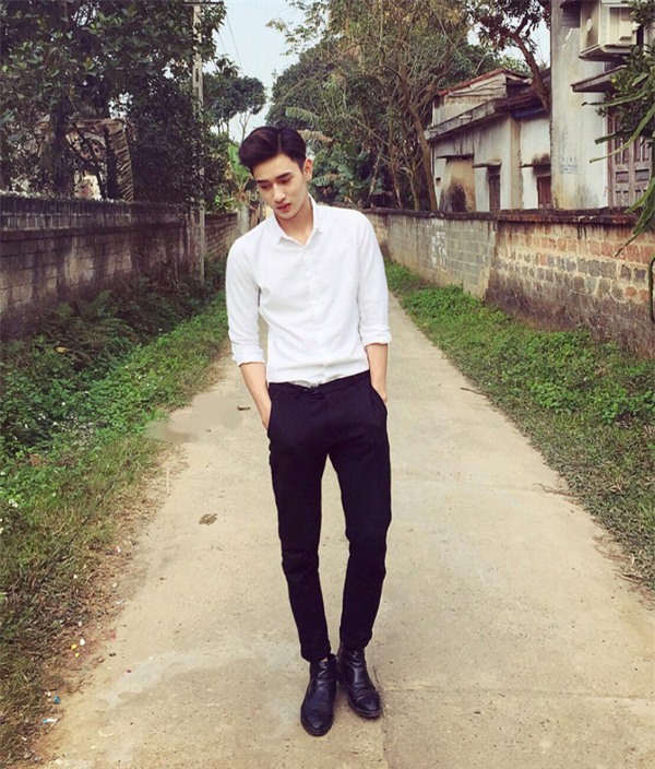 Dáng người cao ráo.