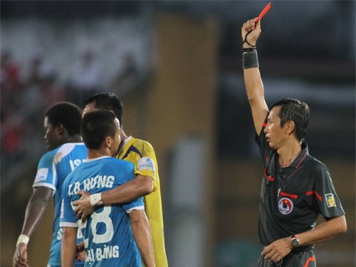 Trọng tài Trần Công Trọng đã bị treo còi vĩnh viễn.