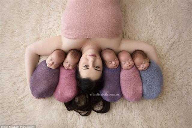 Người mẹ xinh đẹp sinh 5 đứa bé đáng yêu trong vòng 2 phút khoe con trong loạt ảnh mới - Ảnh 1.