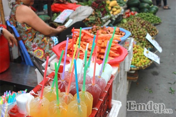 Hoa quả dầm ớt khiến ai cũng phải thèm thuồng