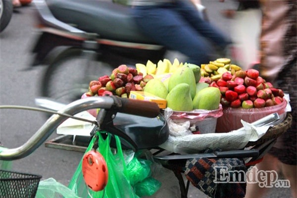 Hoa quả dầm ớt khiến ai cũng phải thèm thuồng