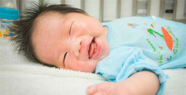 Mẹ bỏ con 2 ngày tuổi lại bệnh viện rồi đi biệt tích