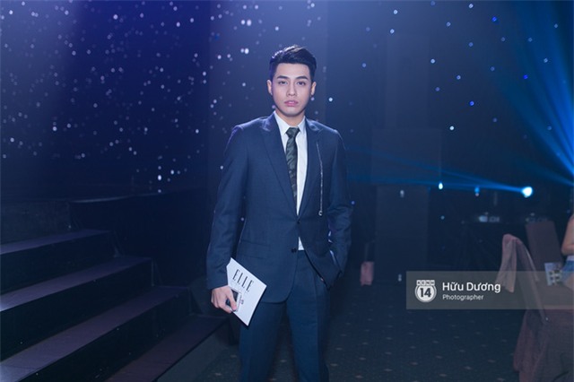 Noo Phước Thịnh diện cây hàng hiệu gần 500 triệu lên thảm đỏ, diễn lôi cuốn trên sân khấu - Ảnh 1.
