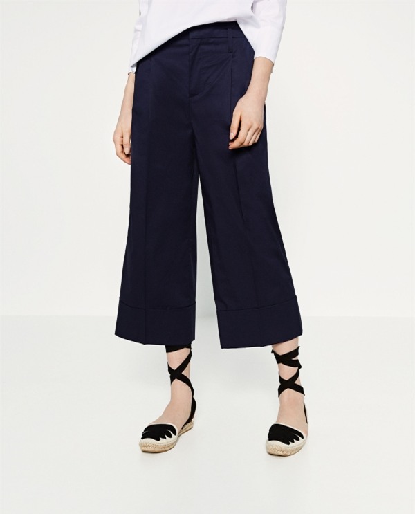 TROUSERS WITH TURN-UP HEM