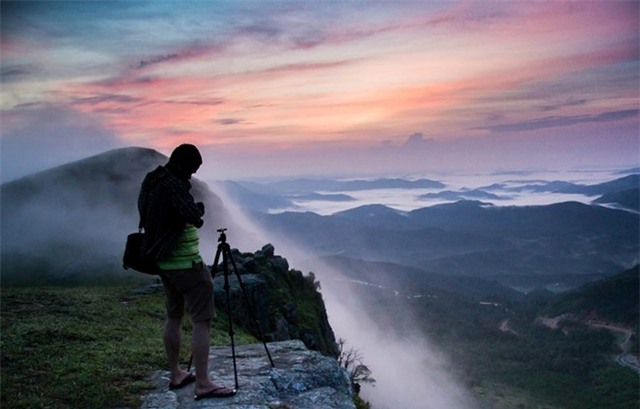 Phuot de check-in 'cung' Facebook: Co dang bi len an? hinh anh 2