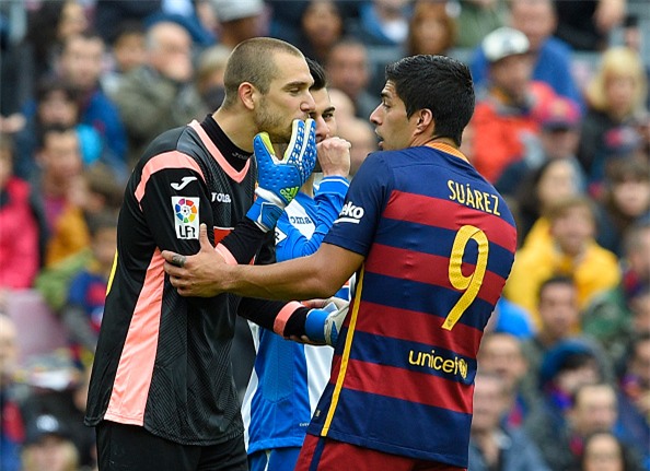 Bênh Suarez, Messi chửi thẳng mặt đối thủ - Ảnh 3.