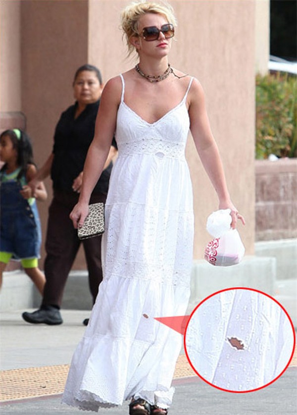 Rách váy, bục áo: khoảnh khắc mà các mỹ nhân không biết nên trốn đâu - Ảnh 12.