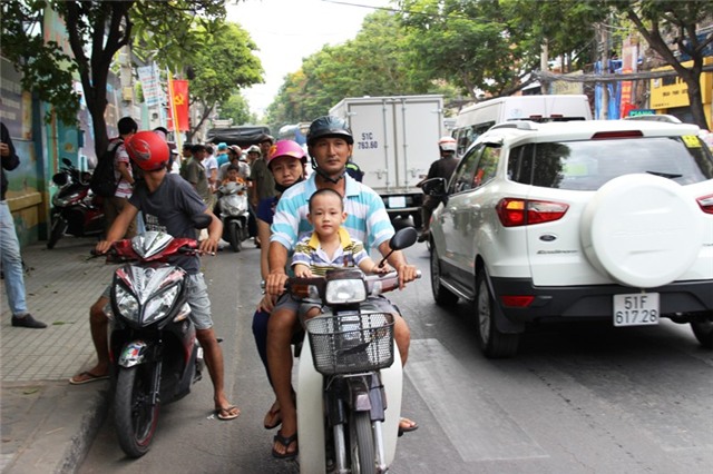 sập cần cẩu, quận 10, phụ huynh, trường mầm non