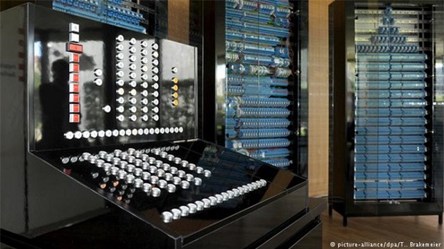 Chiếc máy tính đã lột xác như thế nào suốt 75 năm qua - Ảnh 1.