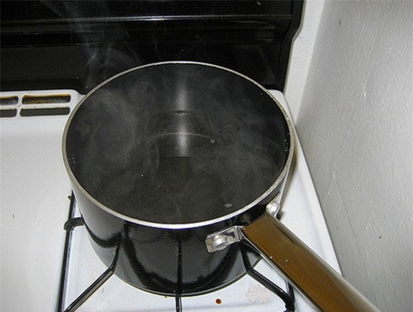 Đây là lí do để bạn ngưng đun sôi lại nước đã nấu chín - Ảnh 1.