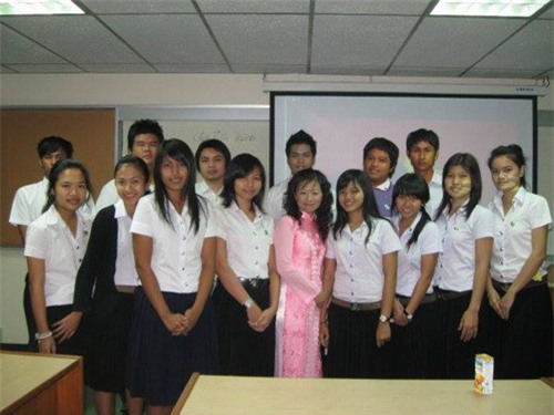 thay co viet ngam ngui khi xem clip giao vien thai lan phat hoc sinh - 4