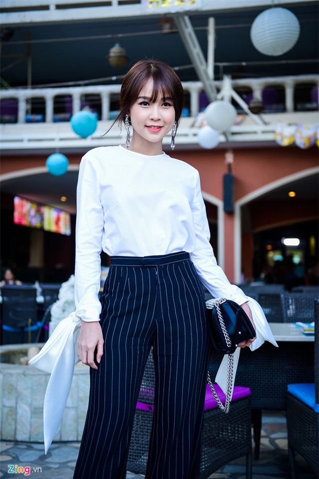 Truong Giang lai xe dua Nha Phuong du su kien hinh anh 10